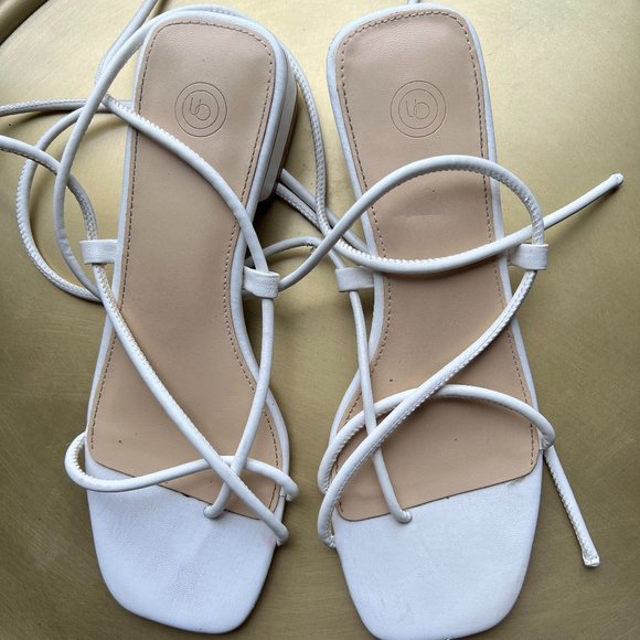 Urban Outfitters White Strappy Sandals - Picture 4 of 7